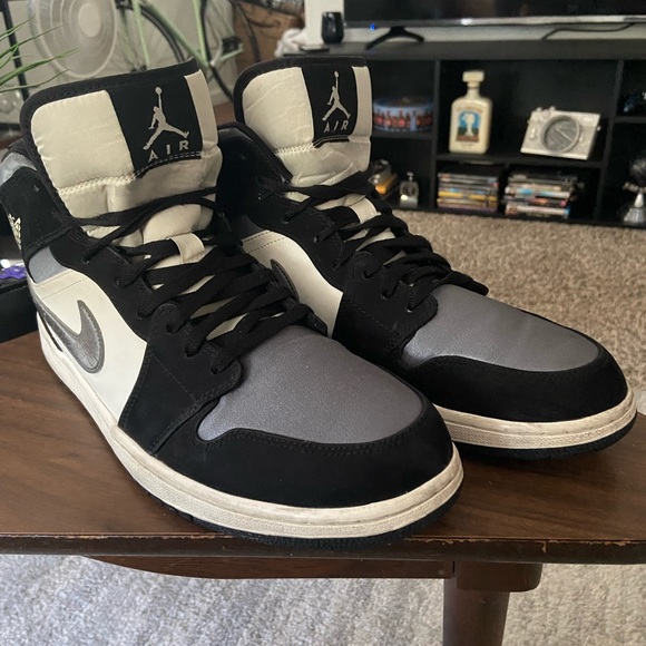 Jordan 1 Mid Satin smoke Grey. Released in December of 2019! - Picture 5 of 12